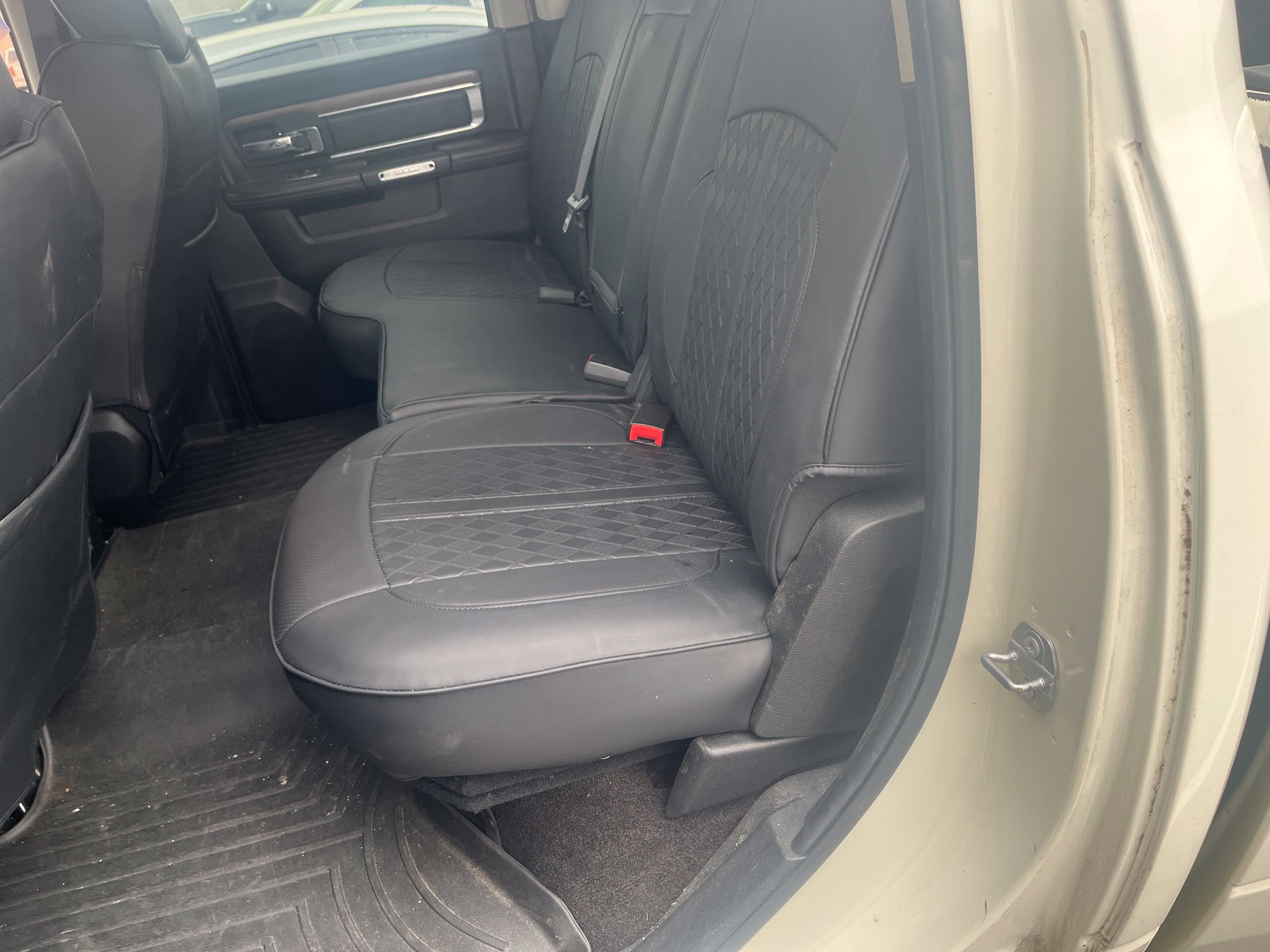 Used 2017 RAM 1500 Laramie w/ Convenience Group AWD/4WD image 11