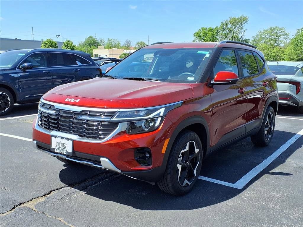 Used 2025 Kia Seltos S AWD/4WD image 30