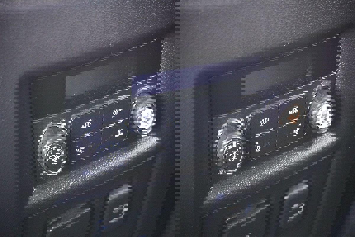 Used 2019 Chevrolet Traverse Premier w/ Driver Confidence II Package image 21