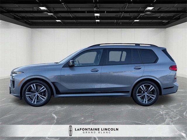 Used 2025 BMW X7 M60i w/ Climate Comfort Package image 2