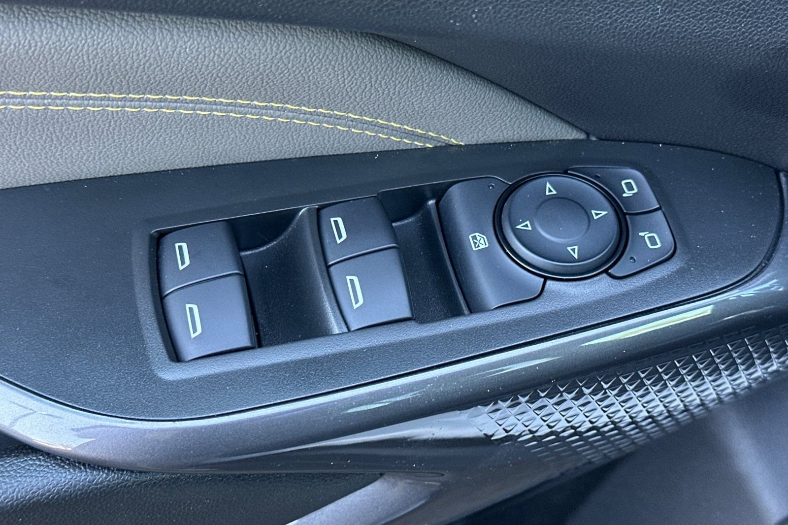 Certified 2025 Chevrolet Trax ACTIV image 12