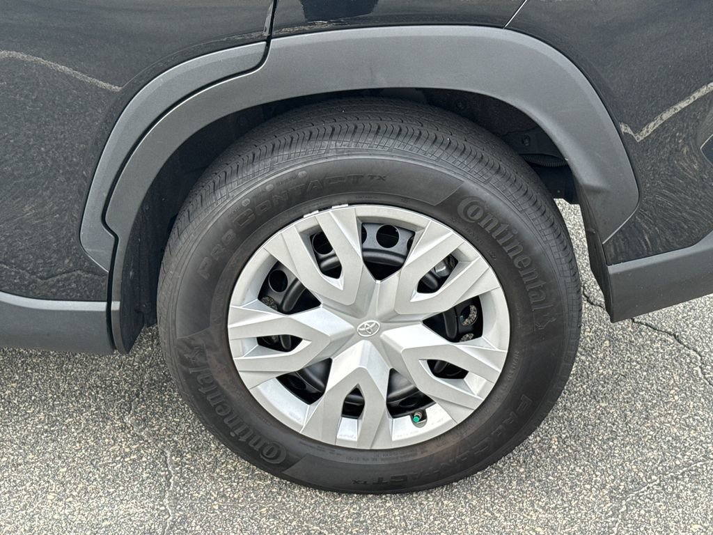 Certified 2024 Toyota Corolla Cross L image 19