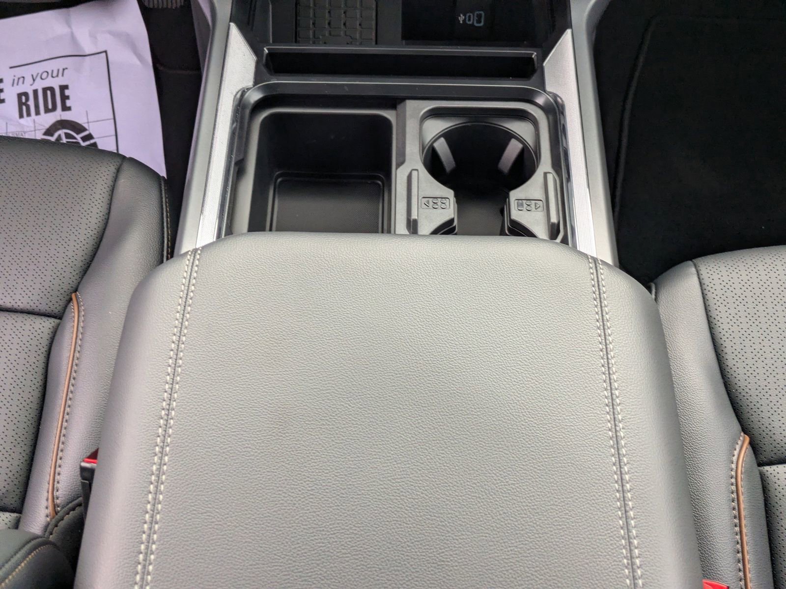 New 2025 Ford F250 Lariat w/ Black Appearance Package image 19