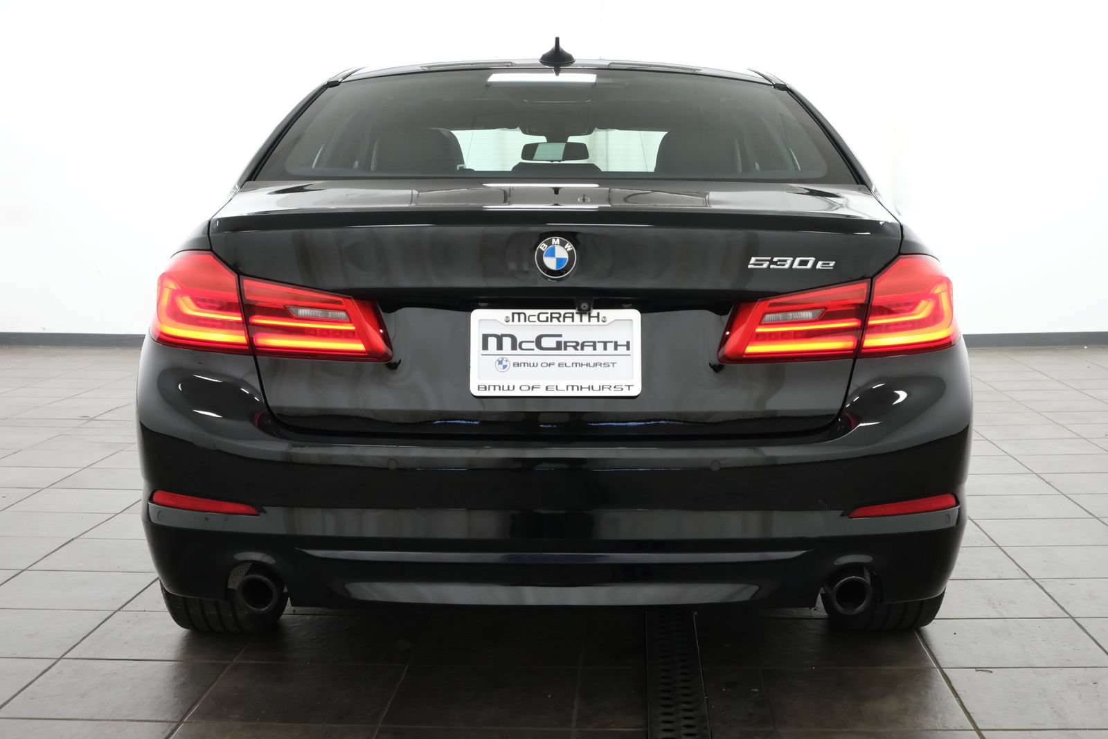 Used 2019 BMW 530e xDrive w/ Premium Package AWD/4WD image 5