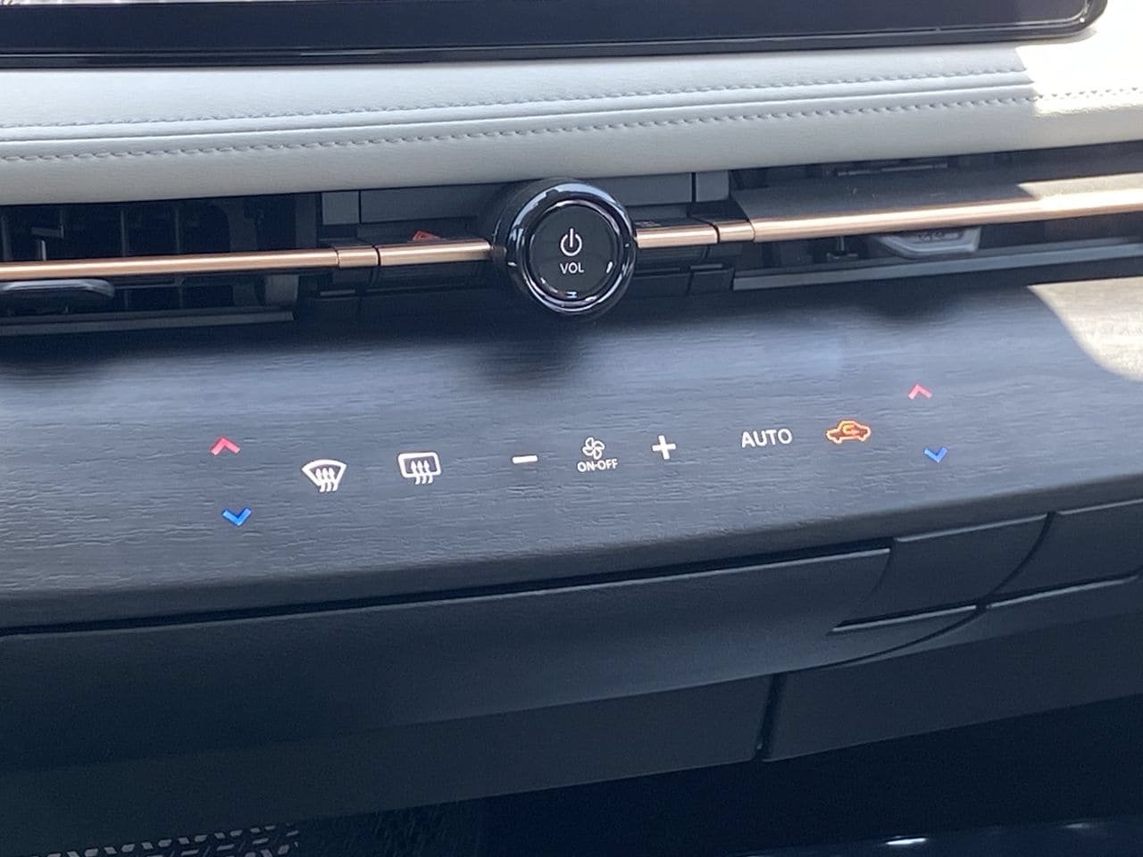 Certified 2023 Nissan Ariya FWD image 20