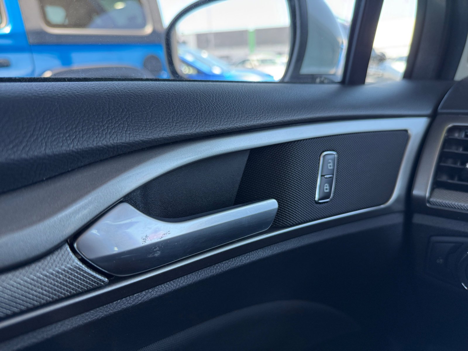 Used 2019 Ford Fusion SE FWD image 23