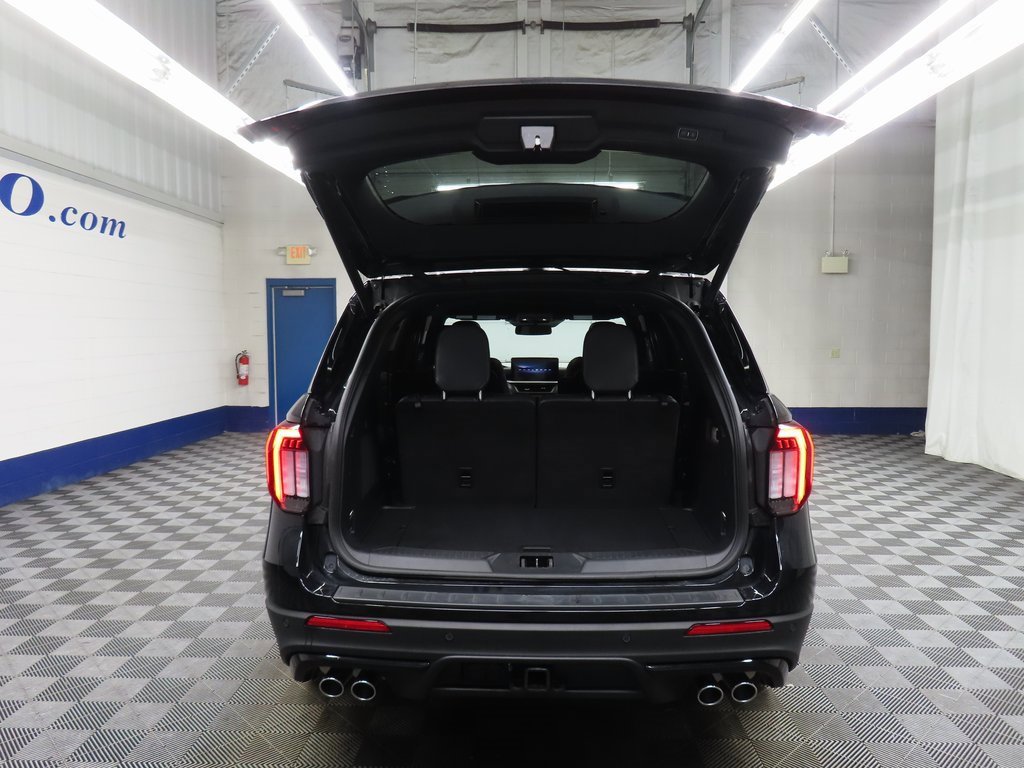 Used 2025 Ford Explorer ST image 35