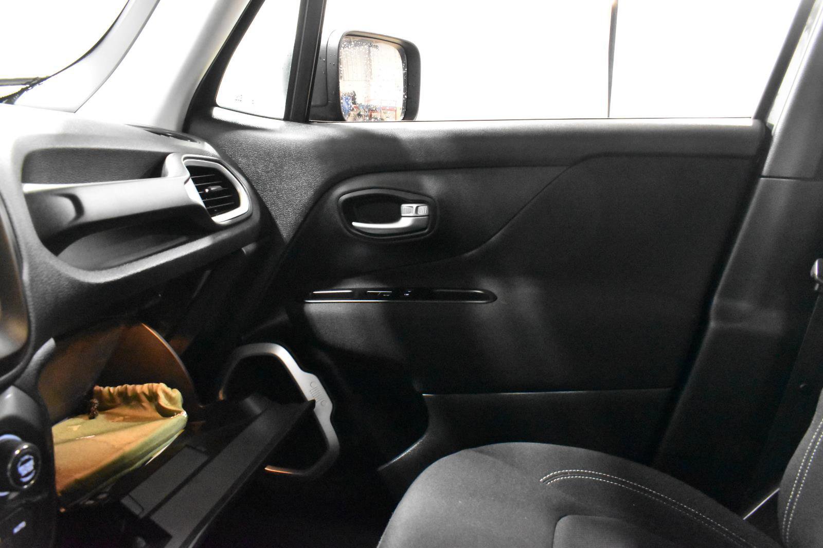 Used 2021 Jeep Renegade Sport image 18