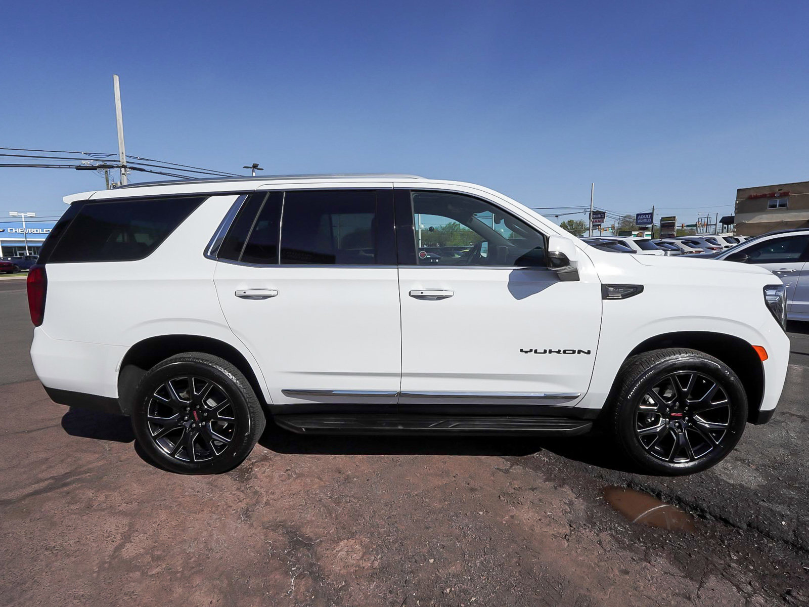 Used 2024 GMC Yukon SLT w/ SLT Luxury Package AWD/4WD image 51