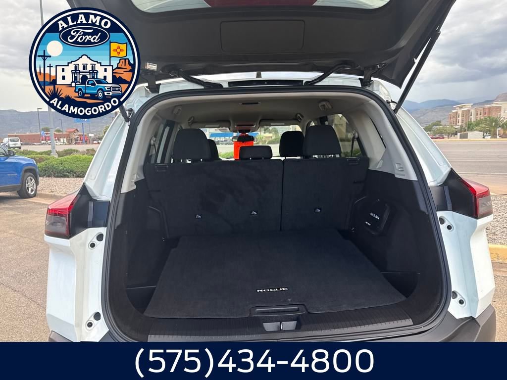 Used 2023 Nissan Rogue S image 12