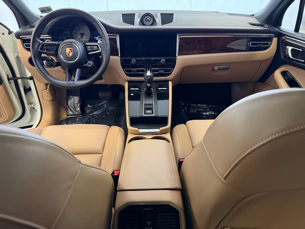 Certified 2023 Porsche Macan S AWD/4WD image 17