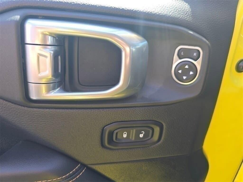 Used 2024 Jeep Wrangler Sahara image 18