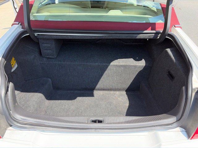 Used 2004 Lincoln Town Car Ultimate RWD image 19