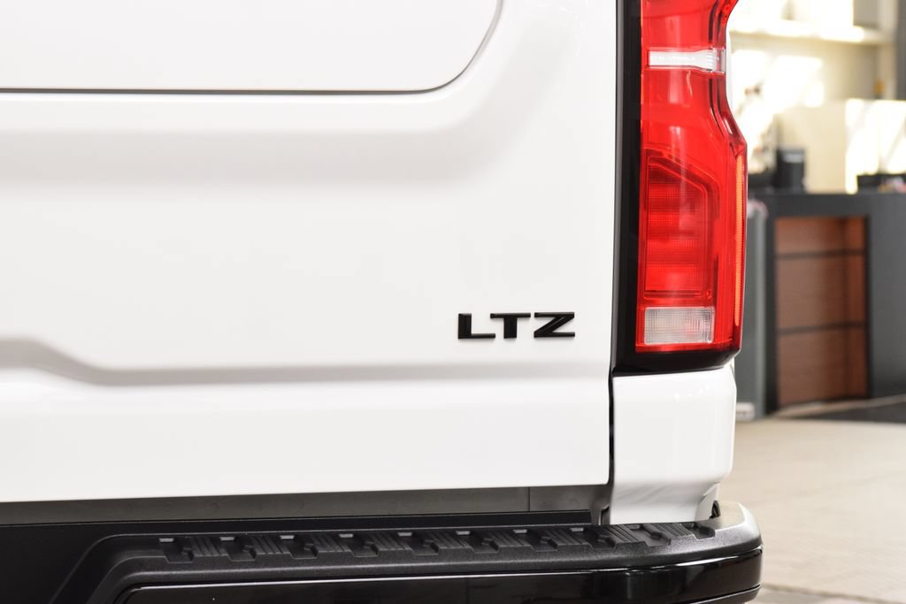 Used 2025 Chevrolet Silverado 2500 LTZ w/ LTZ Plus Package AWD/4WD image 24