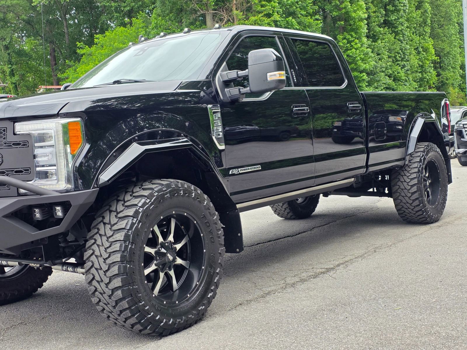 Used 2019 Ford F350 Platinum w/ Platinum Ultimate Package AWD/4WD image 3