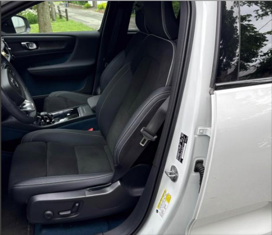 Certified 2023 Volvo XC40 Recharge Plus w/ Protection Package Premier AWD/4WD image 8