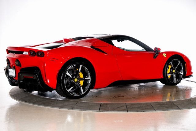 Used 2024 Ferrari SF90 Spider image 2