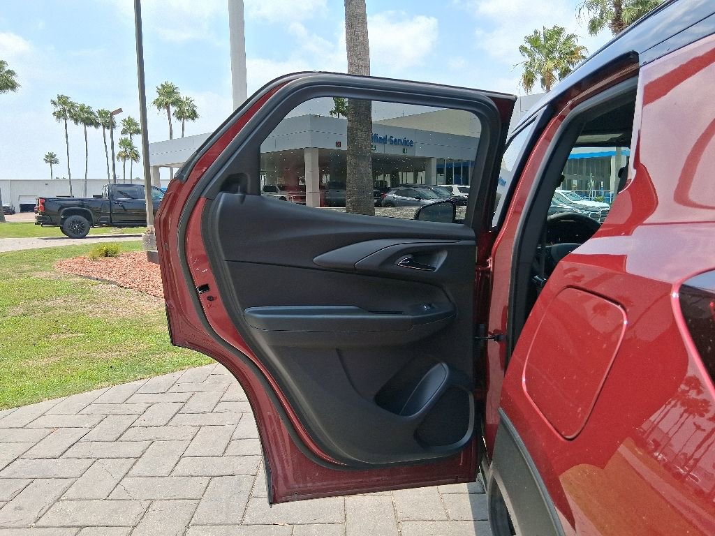 Used 2024 Chevrolet TrailBlazer RS w/ Driver Confidence Package FWD image 16