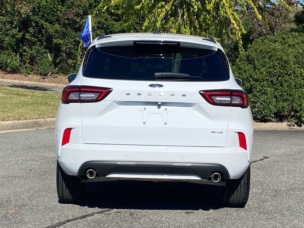 Certified 2023 Ford Escape ST-Line Select w/ Tech Pack #2 image 5