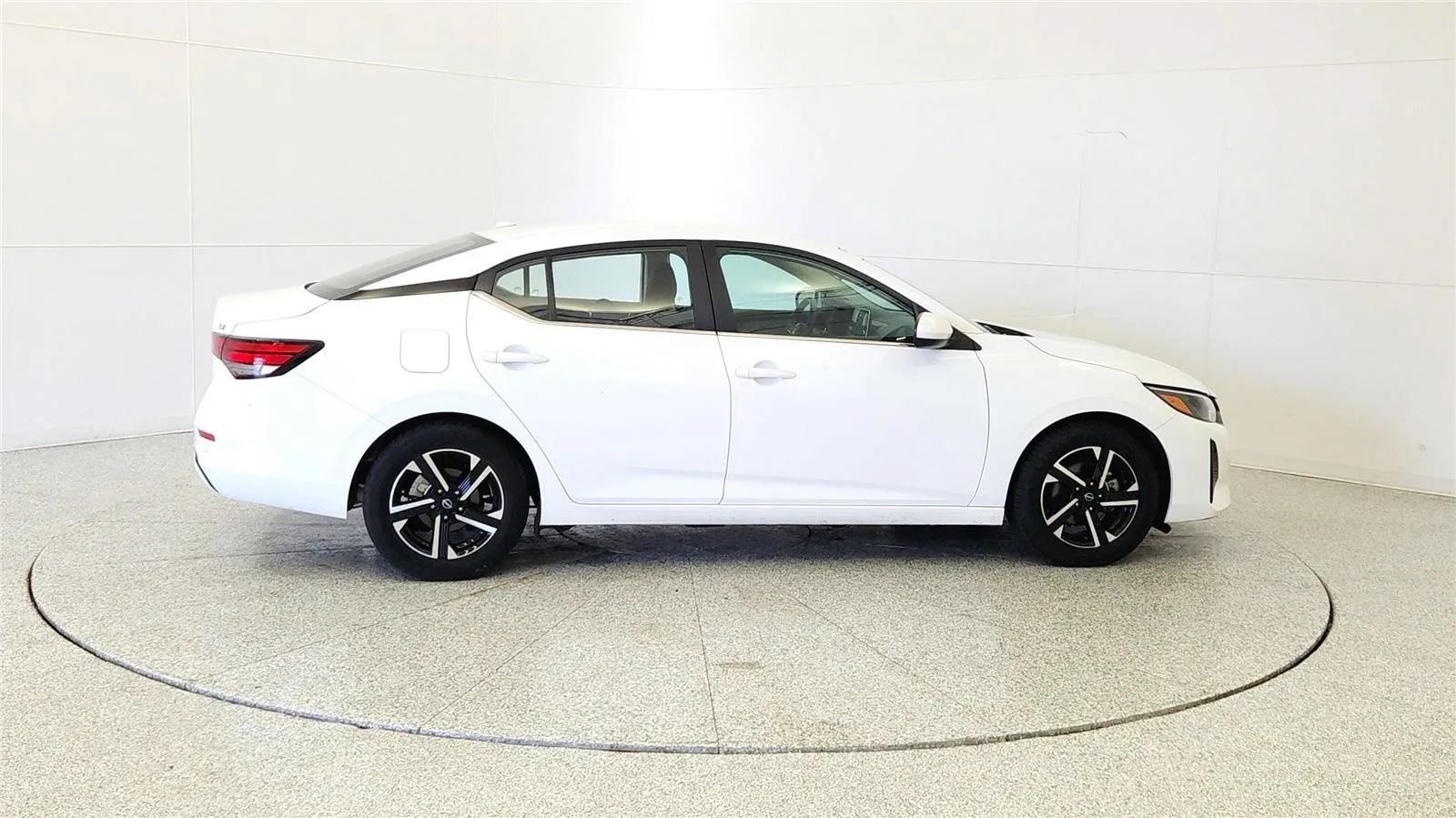 Used 2024 Nissan Sentra SV FWD image 8