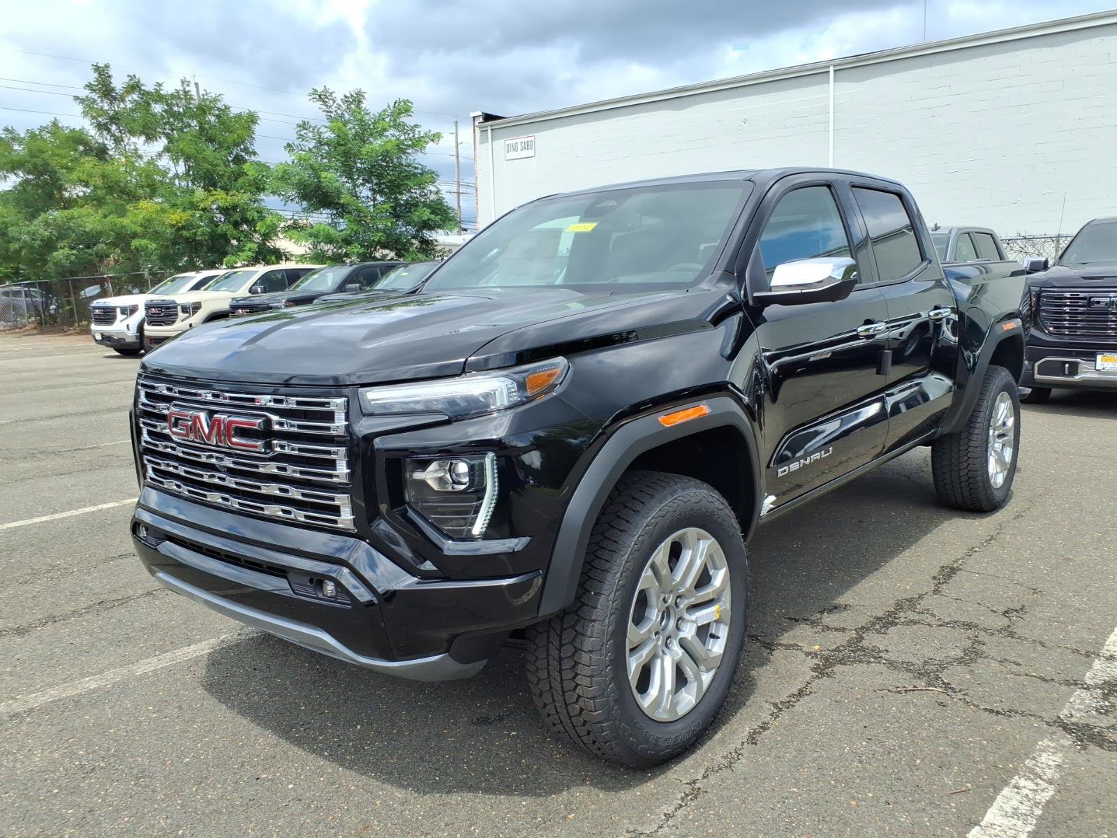 New 2026 GMC Canyon Denali w/ LPO, Denali Black Edition AWD/4WD image 3