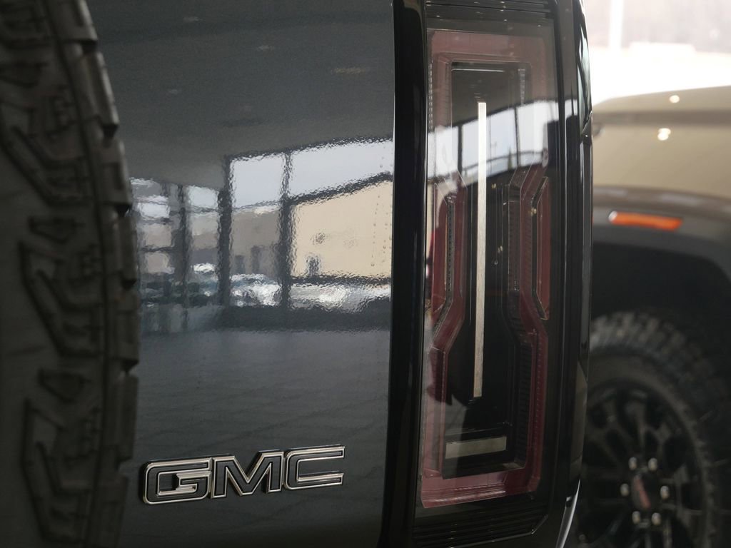 New 2026 GMC Hummer EV SUV w/ LPO, Dark Essentials Package image 11