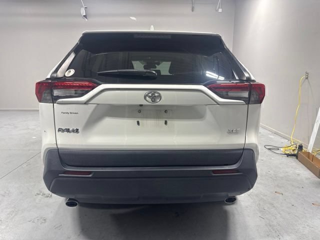 Used 2022 Toyota RAV4 XLE Premium FWD image 7