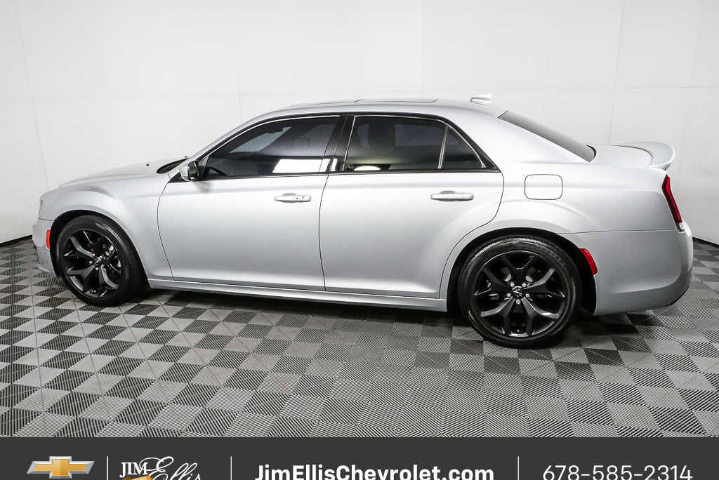 Used 2022 Chrysler 300 S w/ Safetytec Plus Group RWD image 31