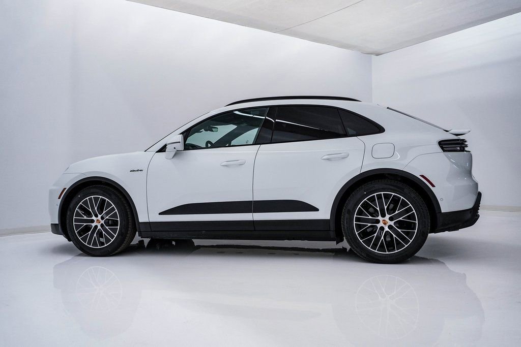 New 2026 Porsche Macan 4 Electric image 2