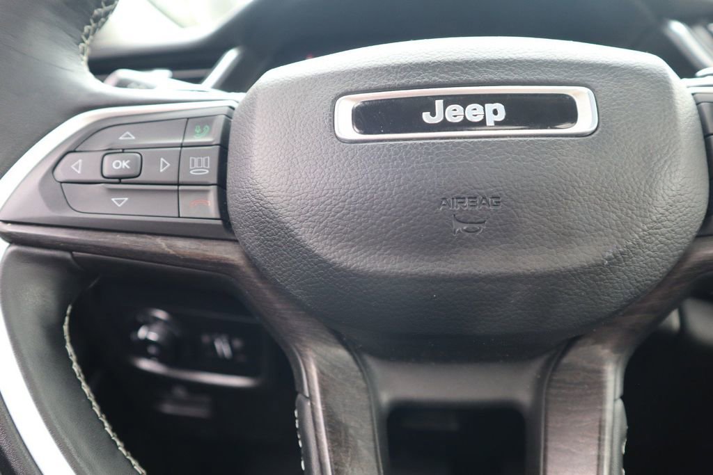 Used 2022 Jeep Grand Cherokee L Limited AWD/4WD image 25