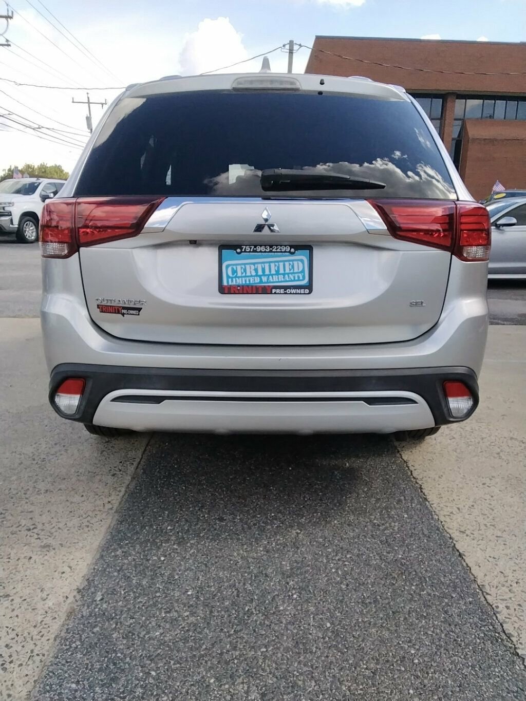 Used 2020 Mitsubishi Outlander SEL image 3