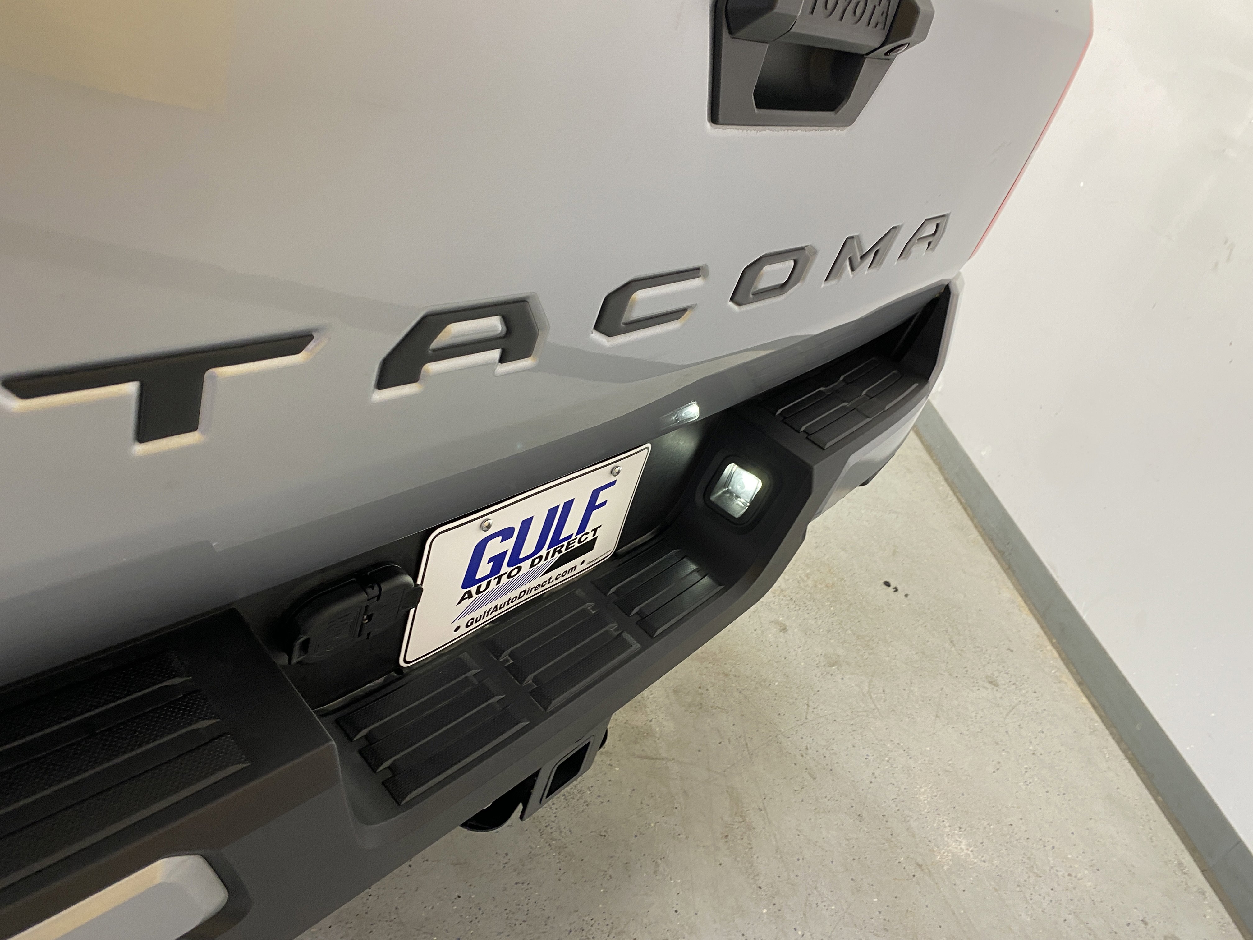 Used 2025 Toyota Tacoma SR5 image 18