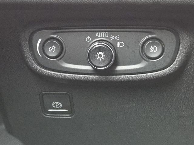 Used 2023 GMC Terrain SLT w/ Infotainment Package II image 13