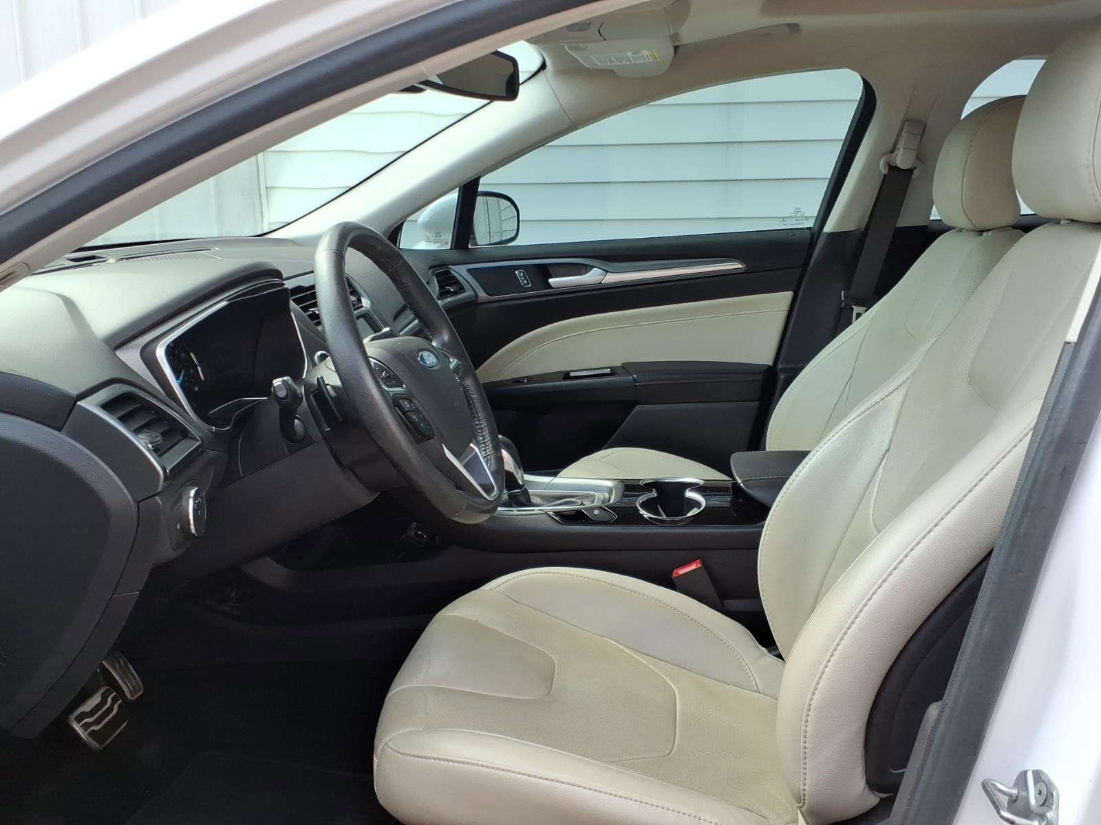 Used 2016 Ford Fusion Titanium FWD image 8
