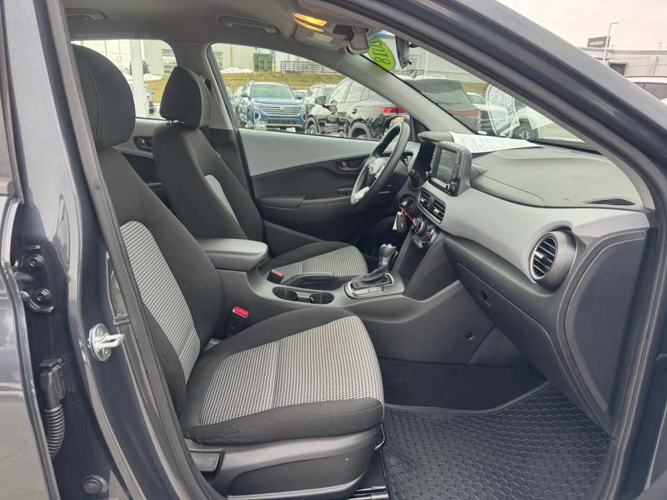 Used 2018 Hyundai Kona SE FWD image 32