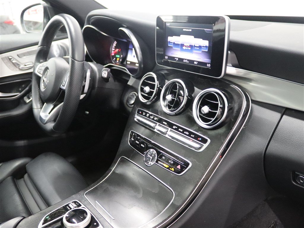 Used 2018 Mercedes-Benz C 300 4MATIC Sedan image 32