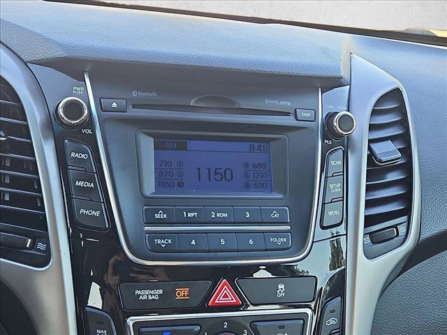Used 2017 Hyundai Elantra GT FWD image 11