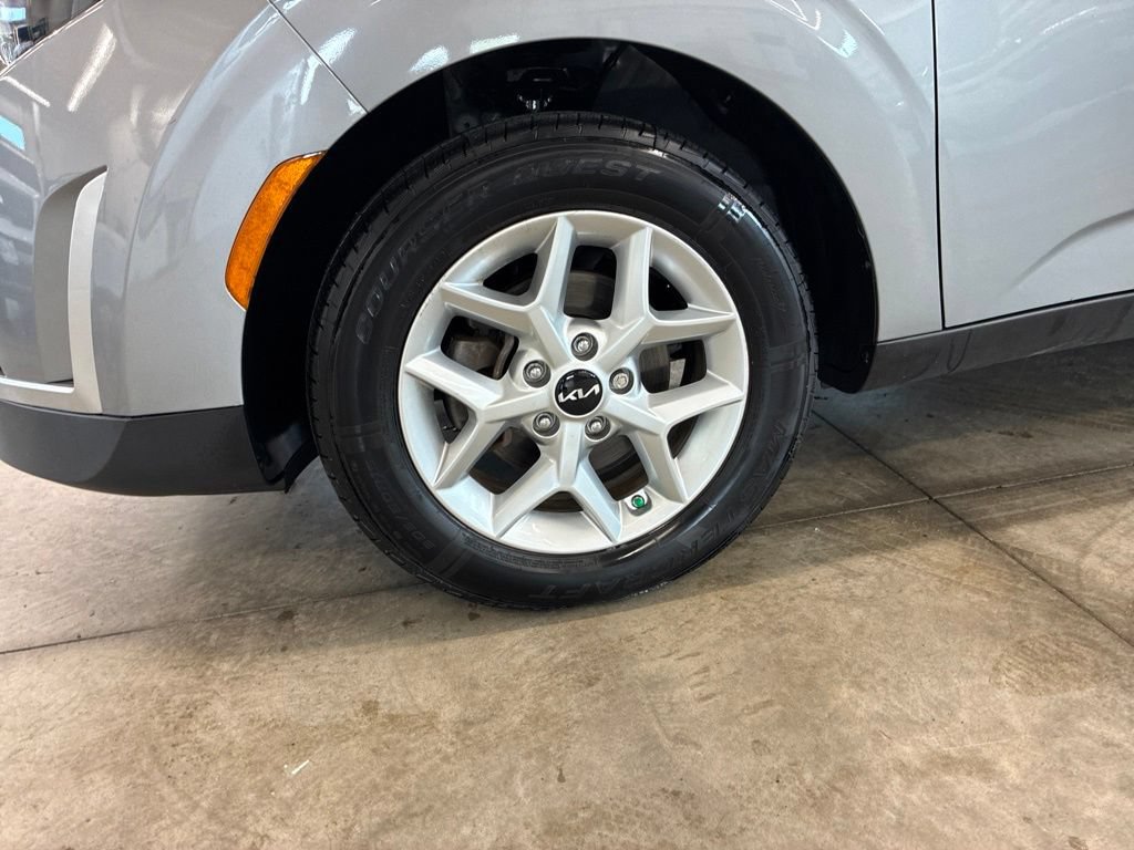 Certified 2023 Kia Soul LX w/ Option Group 015 FWD image 10