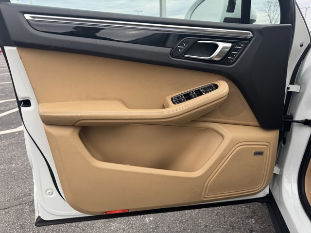 Used 2018 Porsche Macan S w/ Premium Package Plus image 6