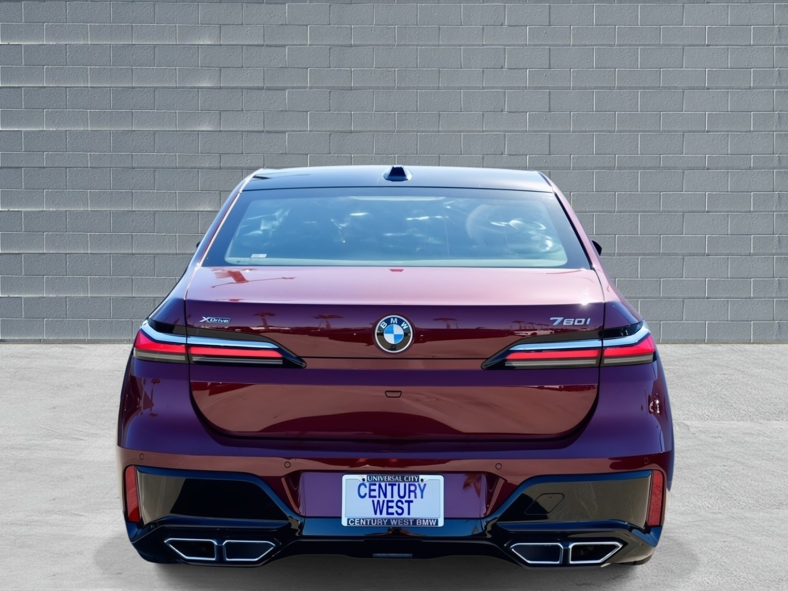 Used 2025 BMW 760i xDrive w/ Executive Package image 4