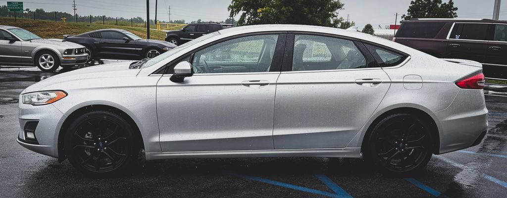 Used 2019 Ford Fusion SE w/ Equipment Group 151A FWD image 6