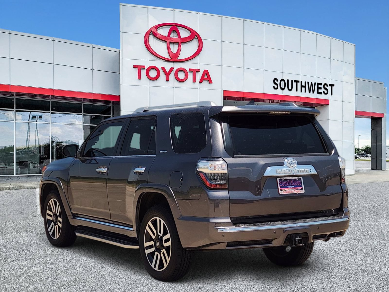 Used 2021 Toyota 4Runner Limited AWD/4WD image 4