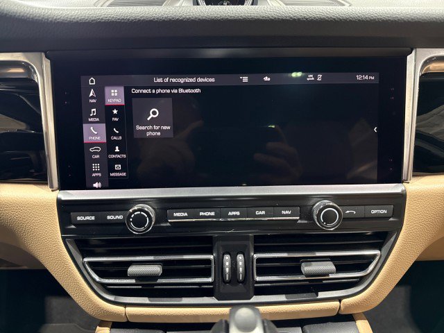 Used 2021 Porsche Macan w/ Premium Package image 82