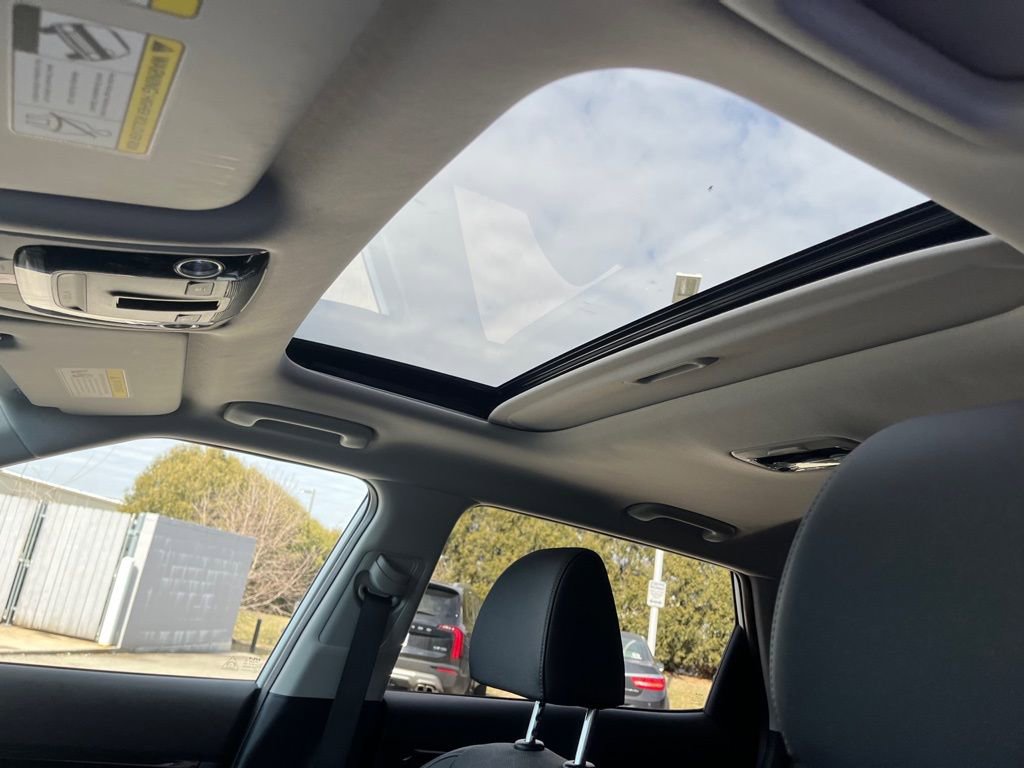 Used 2024 Kia Seltos EX image 17