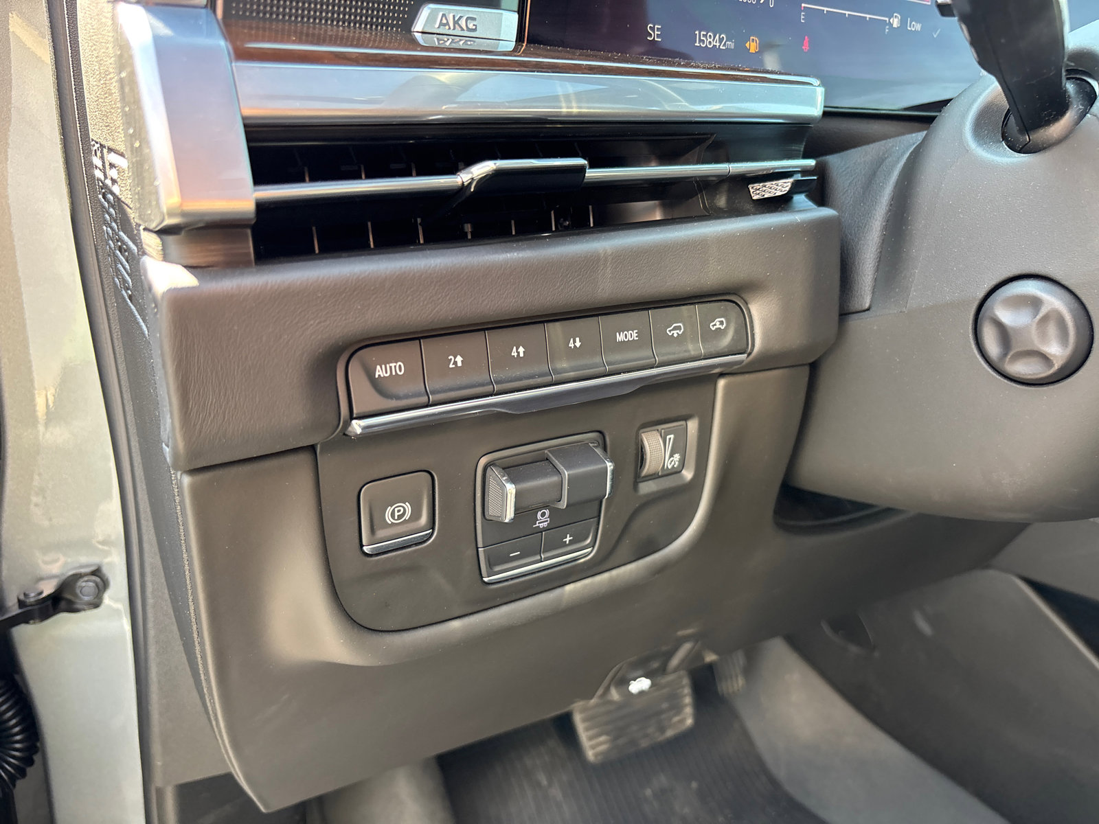 Used 2025 Cadillac Escalade Sport Platinum AWD/4WD image 14