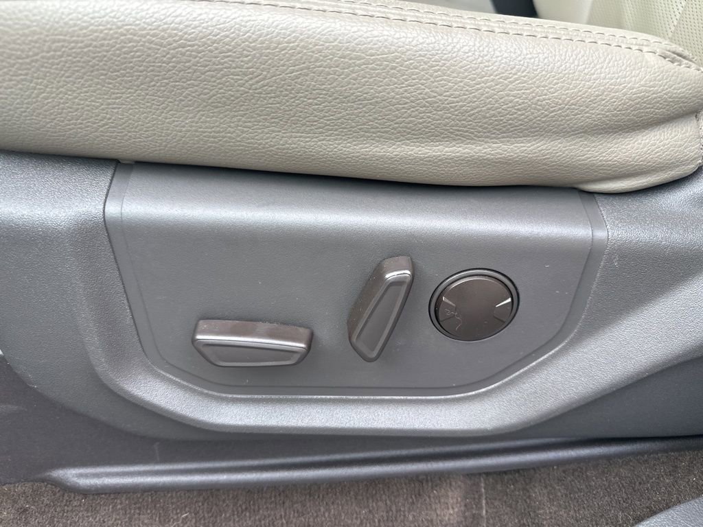 Used 2021 Ford Expedition Max XLT image 18