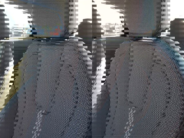 Used 2024 Hyundai Elantra SE image 17