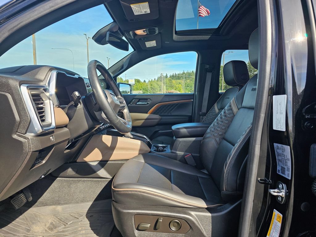 Used 2023 GMC Canyon Denali w/ Denali Black Edition AWD/4WD image 21