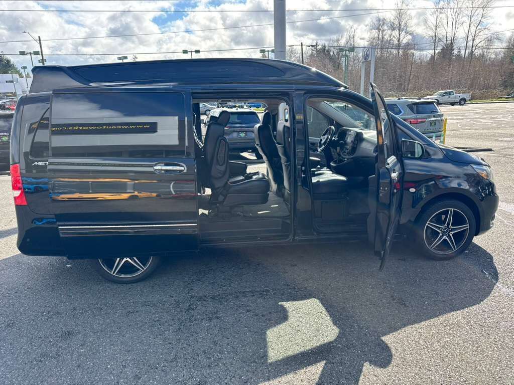 Used 2016 Mercedes-Benz Metris Passenger image 11