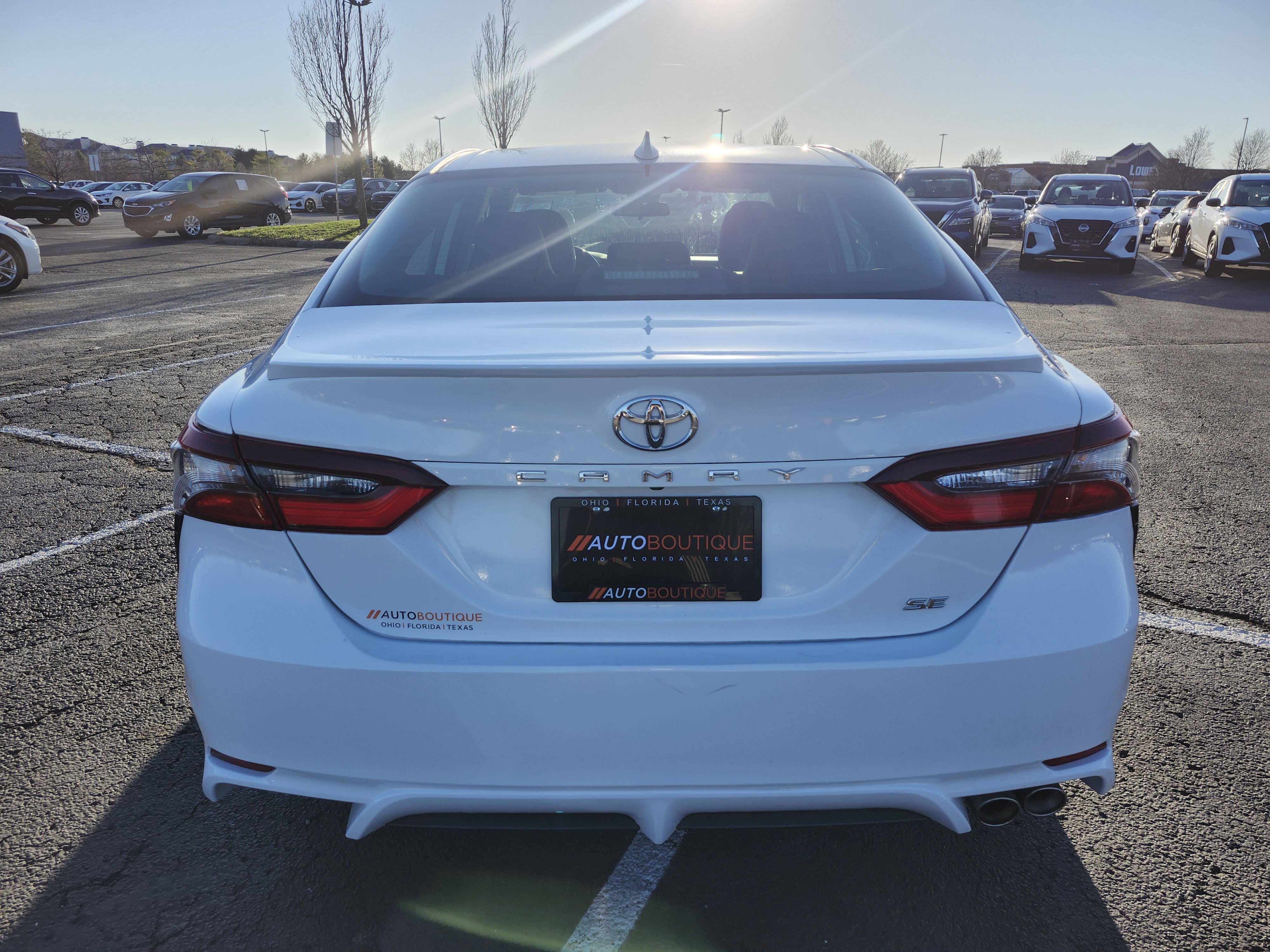 Used 2022 Toyota Camry SE image 16